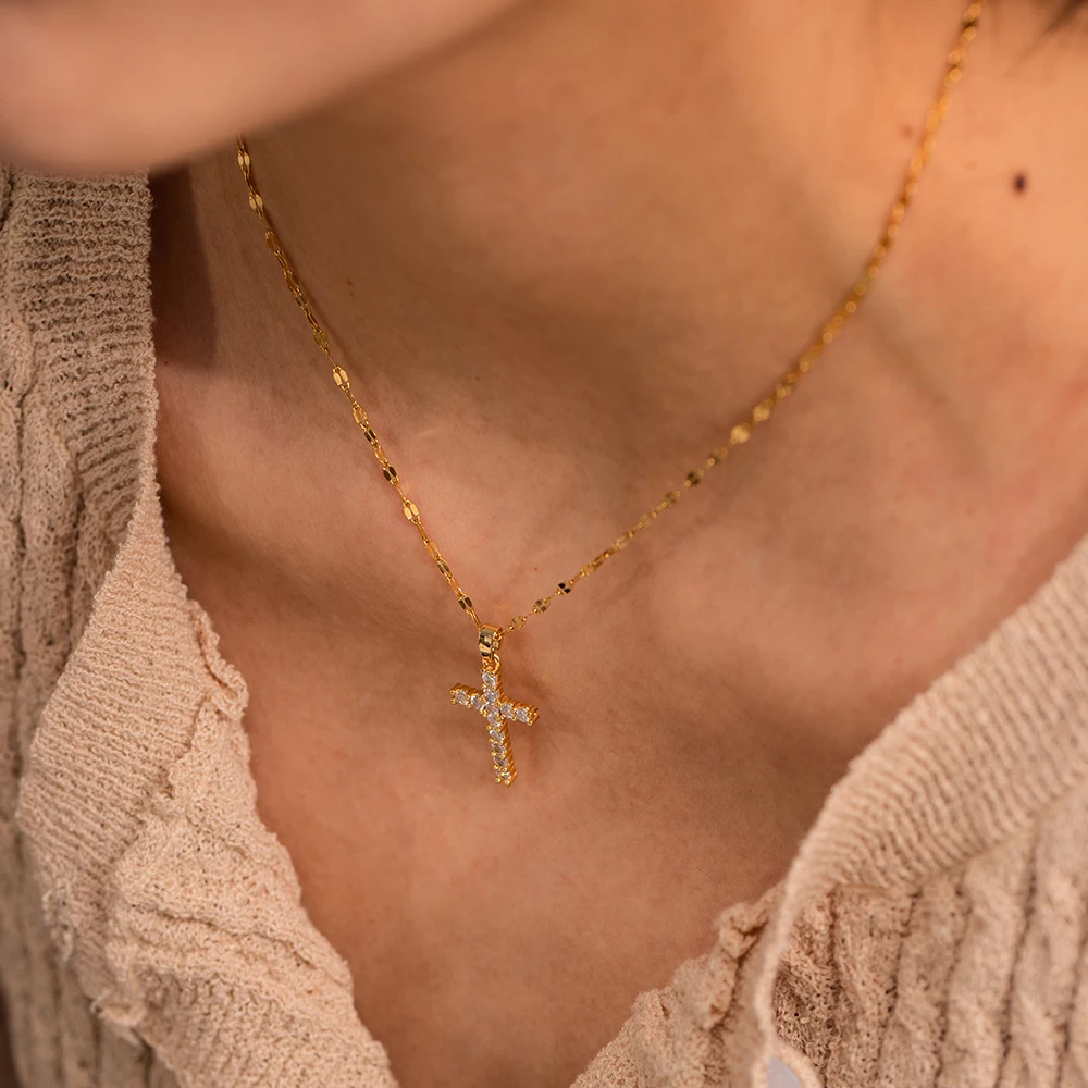 18k Gold Cross Necklace